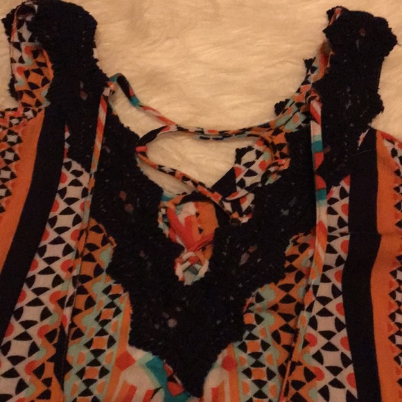 Crown & Ivy 👚 Blouse💜 - Picture 8 of 8